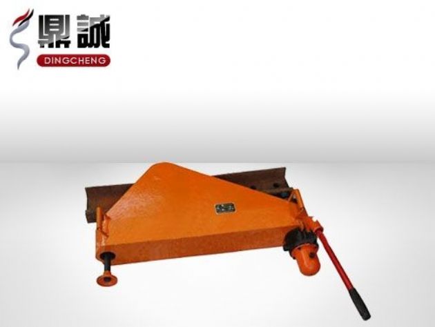 點(diǎn)擊查看詳細(xì)信息<br>標(biāo)題：垂直液壓彎軌機(jī) 閱讀次數(shù)：4502