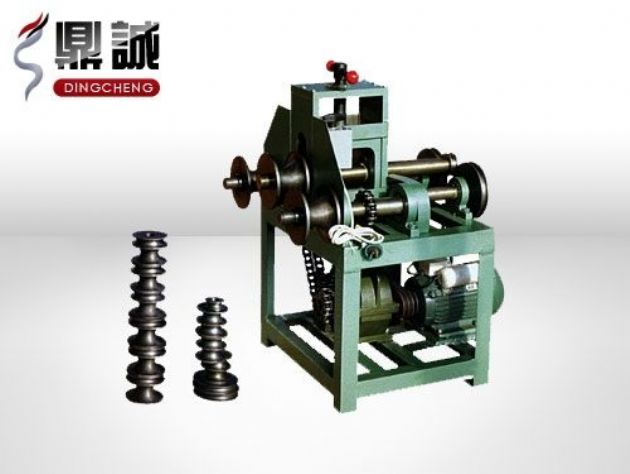 點擊查看詳細(xì)信息<br>標(biāo)題：立式多功能滾動式彎管機 閱讀次數(shù)：5207